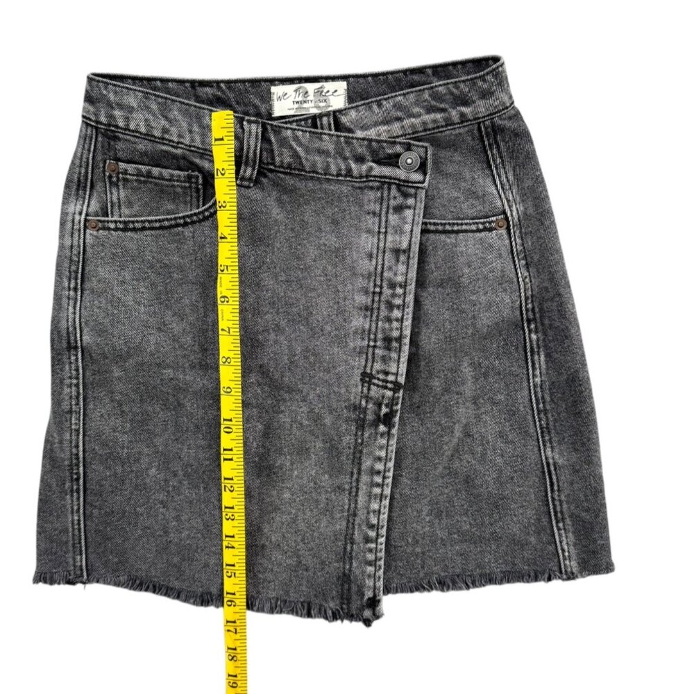 Free People Parker Wrap Skirt Sulphur Black Denim Fringe Hem Asymmetrical Sz 26 - Picture 11 of 12